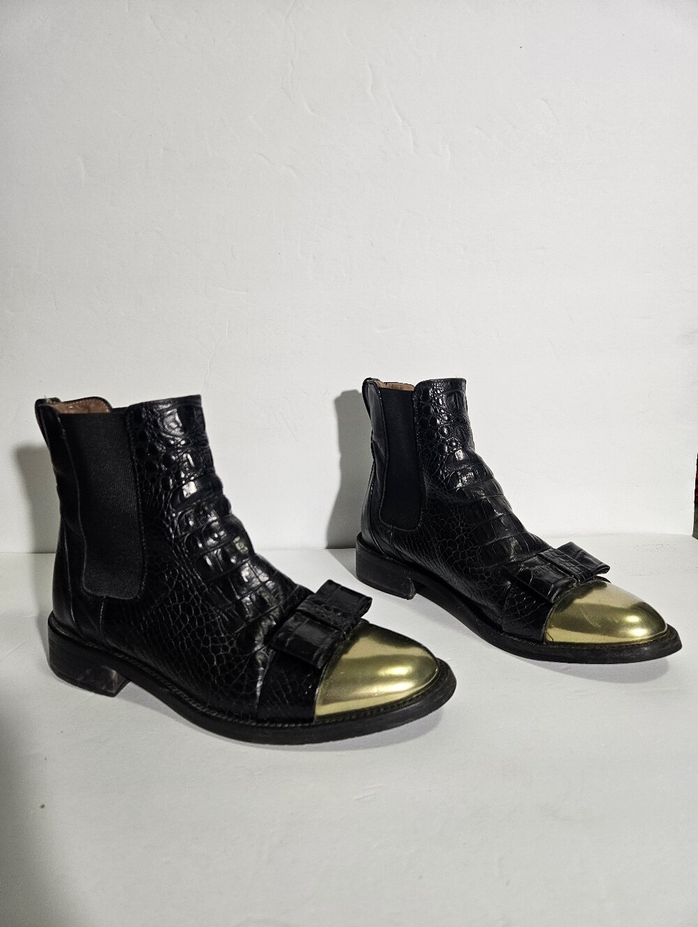 Pertini Crocodile Embossed Leather Metal Cap Toe Chelsea Boots
